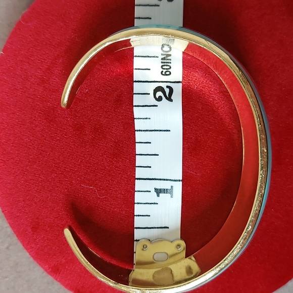 1970's enamel cuff bracelet and earring set - Picture 6 of 7